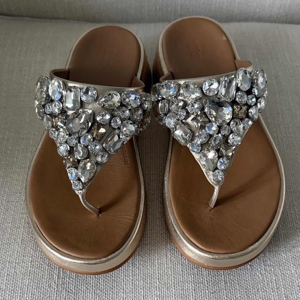 FitFlop F-Mode Jewel-Deluxe Metallic-Leather Flatform Toe-Post Sandals